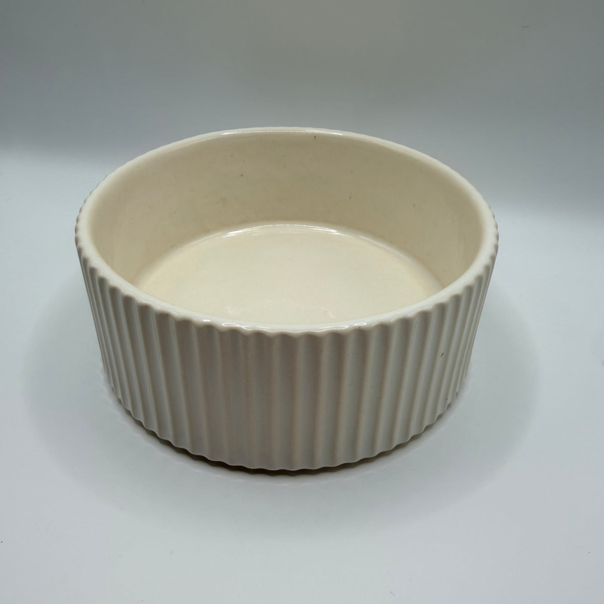 Grooved Soup/Cereal Bowl in Glossy Satin White
