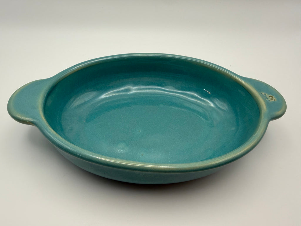 Casserole dish in Light Turquise w/ Lid (1-2 portion size)