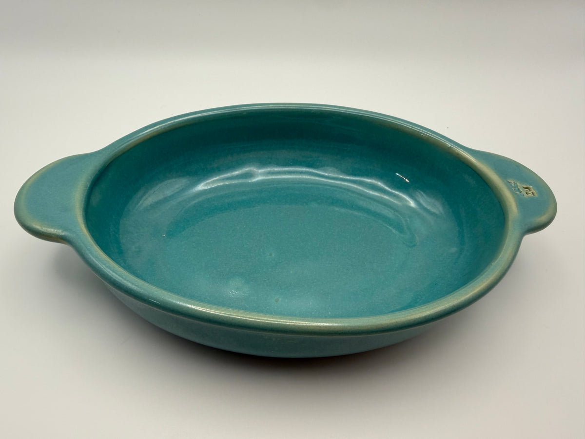Casserole dish in Light Turquise w/ Lid (1-2 portion size)